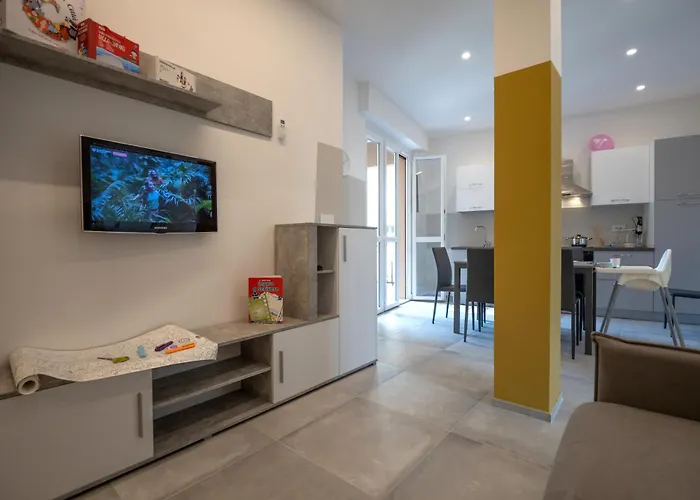 Lägenhet Babyaccomodation Family Bright Pietra Ligure