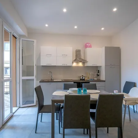 Babyaccomodation Family Bright 아파트 피에트라리구레